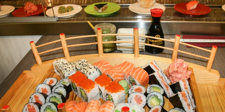 Výběr ze 4 sushi menu v podniku Ginza na Floře
