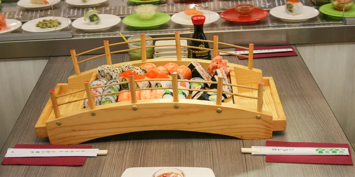 Výběr ze 4 sushi menu v podniku Ginza na Floře