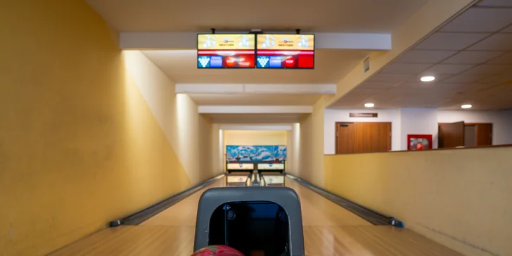  Bowling na hodinu zadarmo.