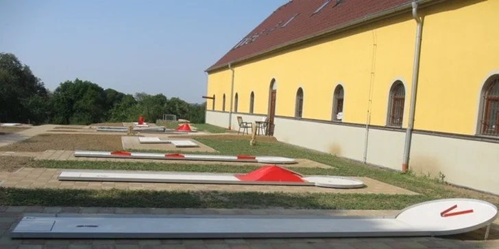 Celodenní vstup na minigolfové hřiště