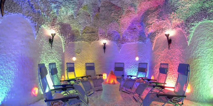 Dva vstupy do vyhlášené solné jeskyně FN Bory