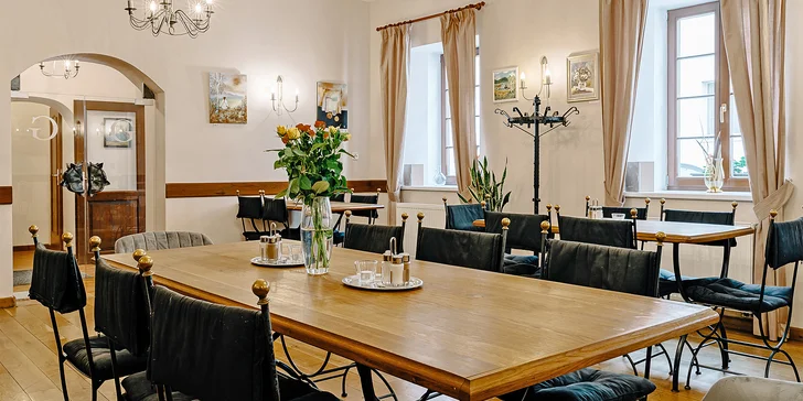 Ale nejen na ně, menu je napěchované i českými dobrotami, polévkami, bezmasými i masovými jídly, saláty i dezerty.