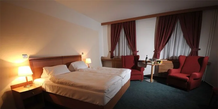 2390 Kč za 3denní pobyt PRO DVA v hotelu Slovan Jeseník**** včetně polopenze. Vychutnejte si spojení tradiční lázeňské atmosféry s moderními službami!