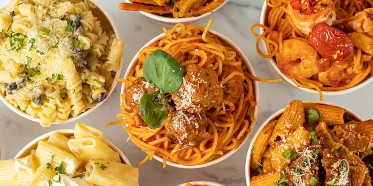 Objednat si u Holy Pasta znamená užít si kulinářský zážitek – od krémové lahodnosti Carbonara pasty až po zemitou eleganci těstovin s lanýži.
