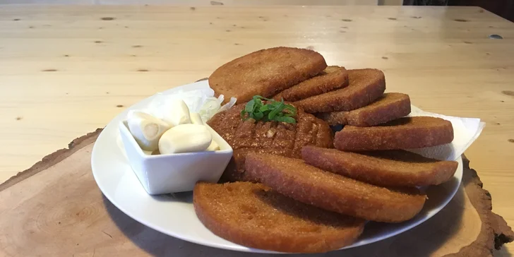 Nechybí ani česnek a cibule. Tak to má být!