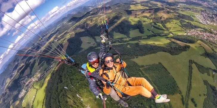 Paragliding je najjednoduchšia a najslobodnejšia forma lietania, akú človek môže momentálne vyskúšať. 