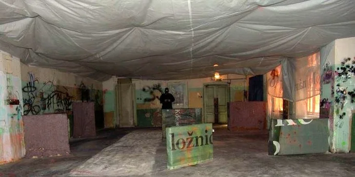 Paintballová přestřelka na Václavském náměstí