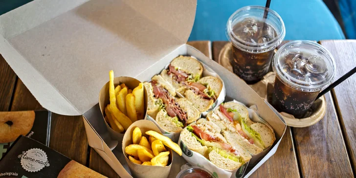 Nepotřebujete rezervaci, stačí přijít s voucherem. 