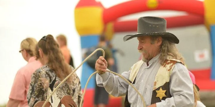 Neoddeliteľnou súčasťou westernového mestečka sú pravidelné show.