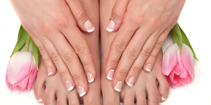 3krát gelová modelace nehtů na nohou