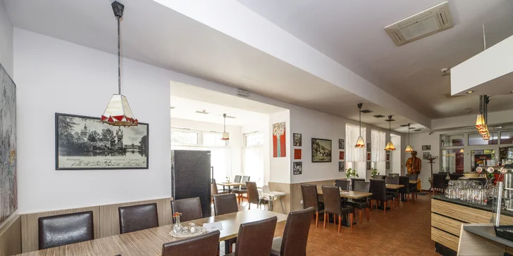 Snídani si poskládáte z bohatého bufetu, večeře si vyberete ze tří menu.