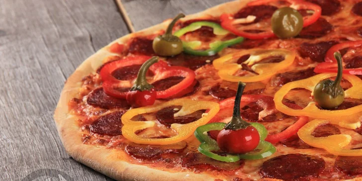 Pizza o průměru 45 cm s možností rozvozu