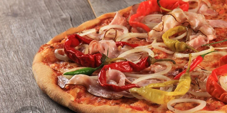 Pizza o průměru 45 cm s možností rozvozu