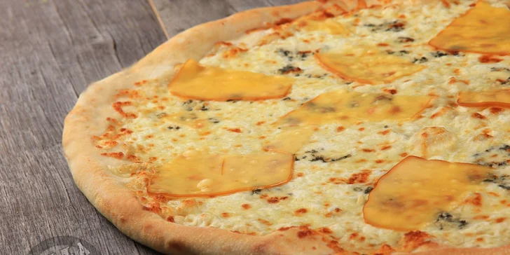 Pizza o průměru 45 cm s možností rozvozu