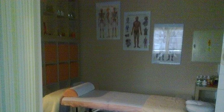 Exkluzivní masáž s luxusním relaxačním konopným olejem s levandulí