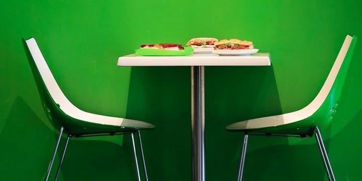 2x lahodné nápoje a domácí zákusek ve streetcafé