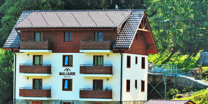Apartmány sú druhým najvyššie položeným ubytovacím zariadením na severnej strane Chopku vo výške 1229 m n. m. 