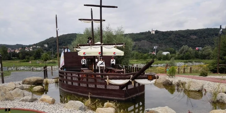 Permanentky na 5 či 10 vstupů na pirátský minigolf