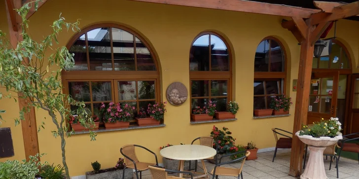 35% sleva na cokoli z české klasiky i dalších jídel v Restaurantu Flora