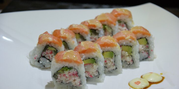 Čtyři bohatá sushi menu v restauraci Sushi Califonia
