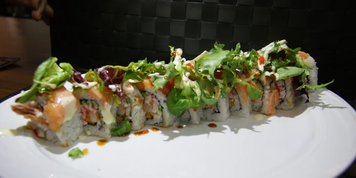 Čtyři bohatá sushi menu v restauraci Sushi Califonia