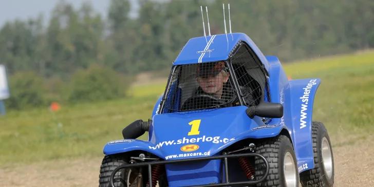Dětské závodní Buggy pro děti od 5 do 15 let na terénní trati.