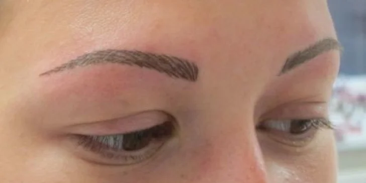 Permanentní make-up obočí 3D v centru Brna