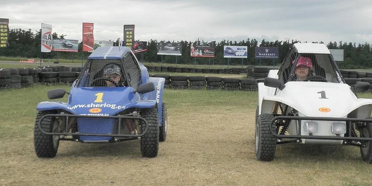 Dětské závodní Buggy pro děti od 5 do 15 let na terénní trati.