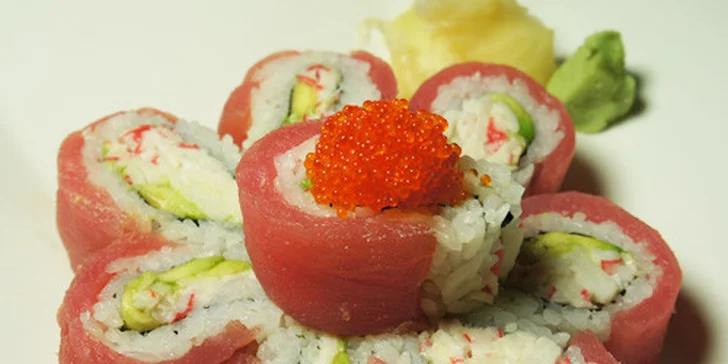 Čtyři bohatá sushi menu v restauraci Sushi Califonia
