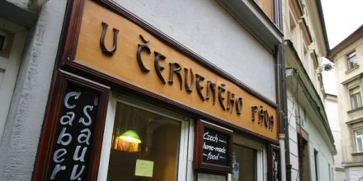 299 Kč za zvěřinové menu PRO DVA v restauraci U Červeného páva. Sklenka portského, předkrm a kančí specialita dle výběru se slevou 54 %.