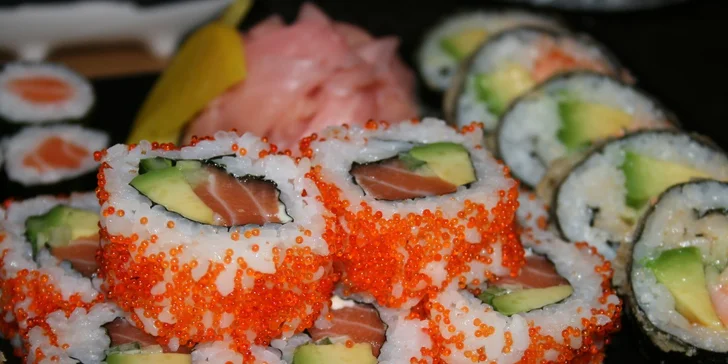 Bohaté sushi menu pro 2 osoby v Aichi Sushi