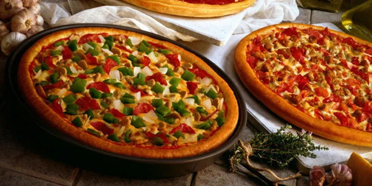 DVĚ lahodné pizzy s sebou včetně krabice