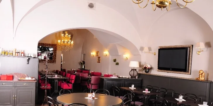 Dva báječné hamburgery Praha s hranolky pro dva