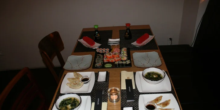 Bohaté sushi menu pro 2 osoby v Aichi Sushi