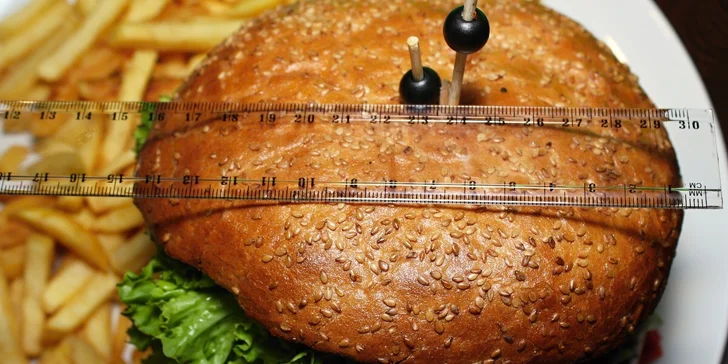 Obří Mega Beef Burger v Jack´s Burger Baru