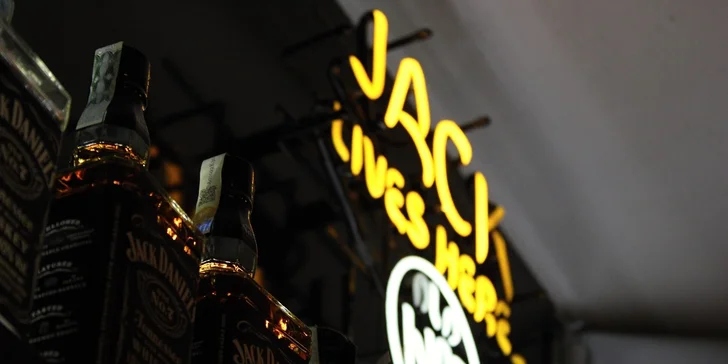 Obří Mega Beef Burger v Jack´s Burger Baru