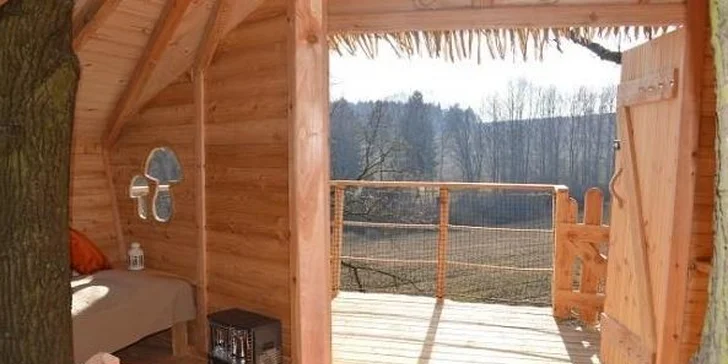 Netradiční noc v domku v korunách stromů až pro 3 osoby