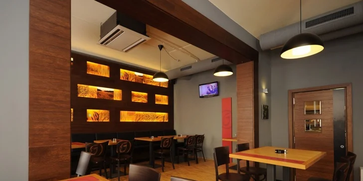Mix grill pro 2 až 4 osoby v restauraci Kravín