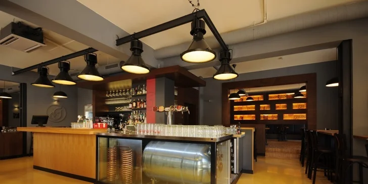 Mix grill pro 2 až 4 osoby v restauraci Kravín