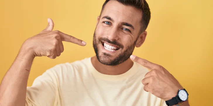 Dentální hygiena s airflow a za použití ultrazvuku pro pacienty od 15 let a dospělé