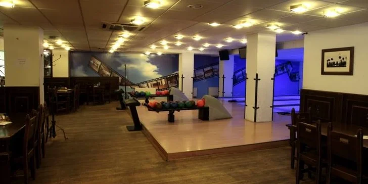 Bowling od pondělí do pátku v restauraci Kamera