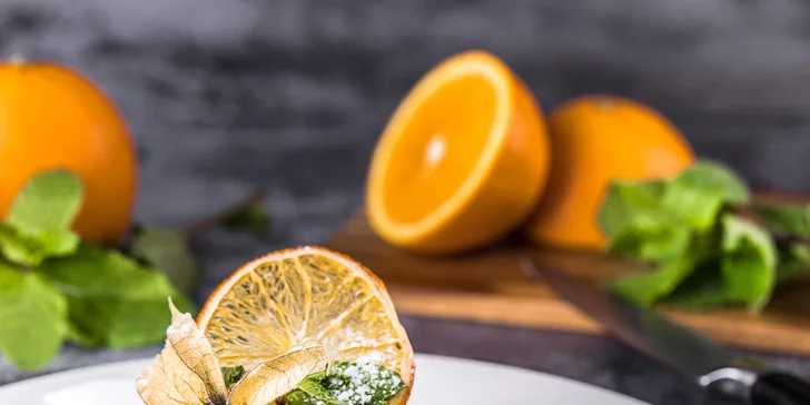 Sladkou dobrotou je pomerančová panna cotta. 