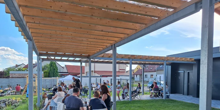 V rozšířených variantách pobytu vás čeká gurmánská večeře, láhev bílého vína na pokoji, ale také odpolední prohlídka sklepních uliček Mikulčic a hlavně návštěva vinařství. 