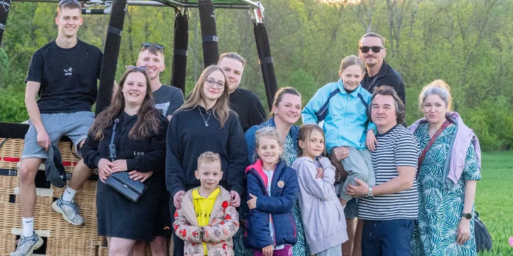 Prostorný koš pojme 1⁠–⁠16 pasažérů plus zkušeného pilota, který se postará o váš bezpečný návrat na zem.