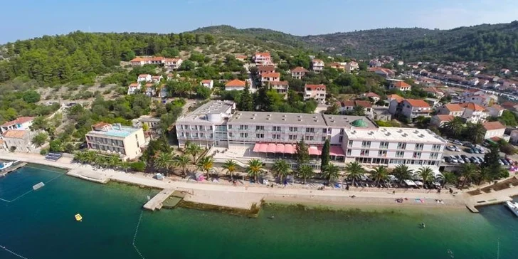 Hotel Posejdon*** vám ponúkne absolútny komfort, príjemný tieň paliem aj borovicových lesov a tešiť sa môžete na bohatý Light All Inclusive program.