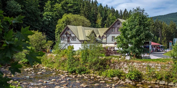 Až 8 dní pohody v centru Špindlu: snídaně nebo polopenze i sauna