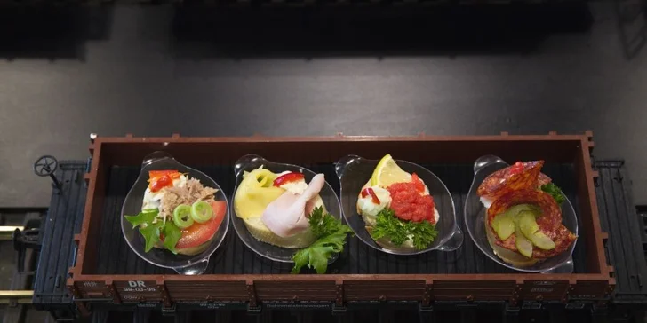 Neomezená konzumace pro dva v Golden Pacific Café
