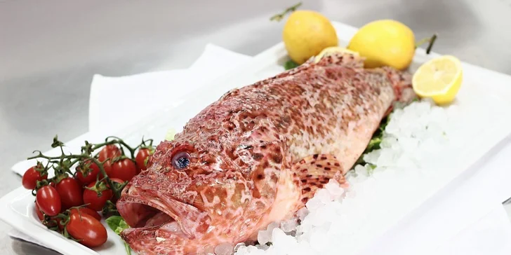 Lahůdkové rybí menu pro 2 v  holešovické Marině