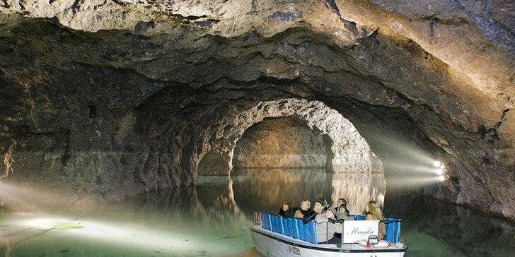 Zámek Laxenburg, největší podzemní jezero v Evropě a čokoládovna