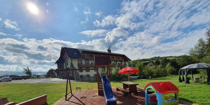 Vonku nájdete aj ihrisko pre najmenších.